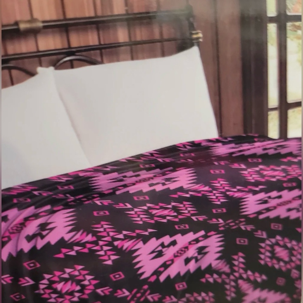 Western Linen Super Soft Fleece Blanket - Queen Size NWT